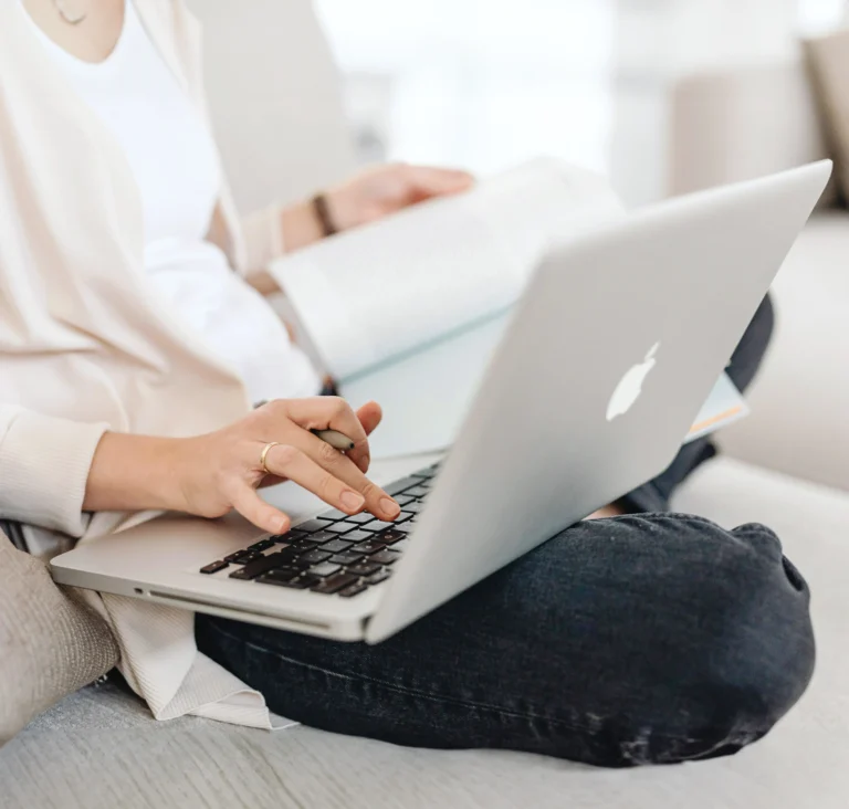 woman sittiing with laptop 3